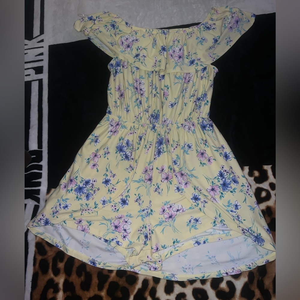 Yellow floral romper-dress 🌼